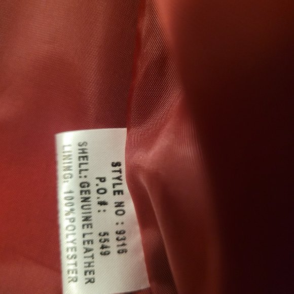 Spiegel 2 pc suit Fuchsia ( Like New ) ( 4 ) Genuine Leather REDUCED!!!! - Picture 12 of 12